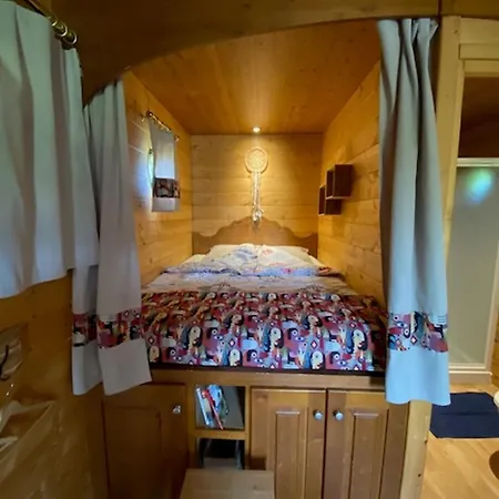 Le Domaine Des Droles De Dames Landhuis Buding