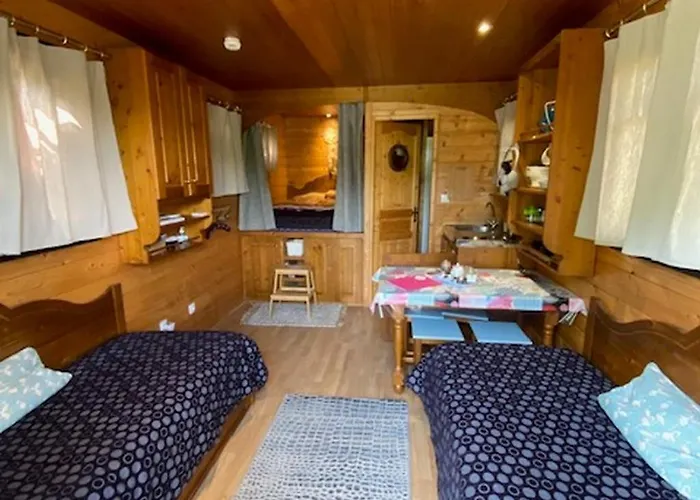 Le Domaine Des Droles De Dames * Buding