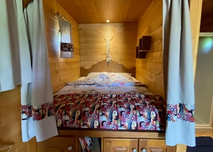 Le Domaine Des Droles De Dames * Buding